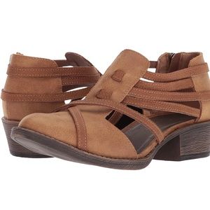 Coconuts By Matisse Britt Shootie Saddle Side Zip Women’s Shoe/Loafer. Size 8